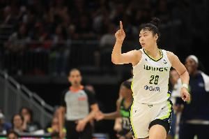 就赢了李月汝生涯新高那1场！飞翼惨遭火花绝杀 最近9战8负