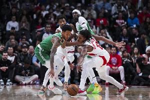 全队18失误！马祖拉：要提升身体对抗包括掩护 已和A-西蒙斯说过