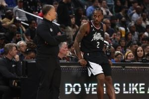 莱昂纳德:我们第四节领先10分被追平 保持优势是需要改进的环节